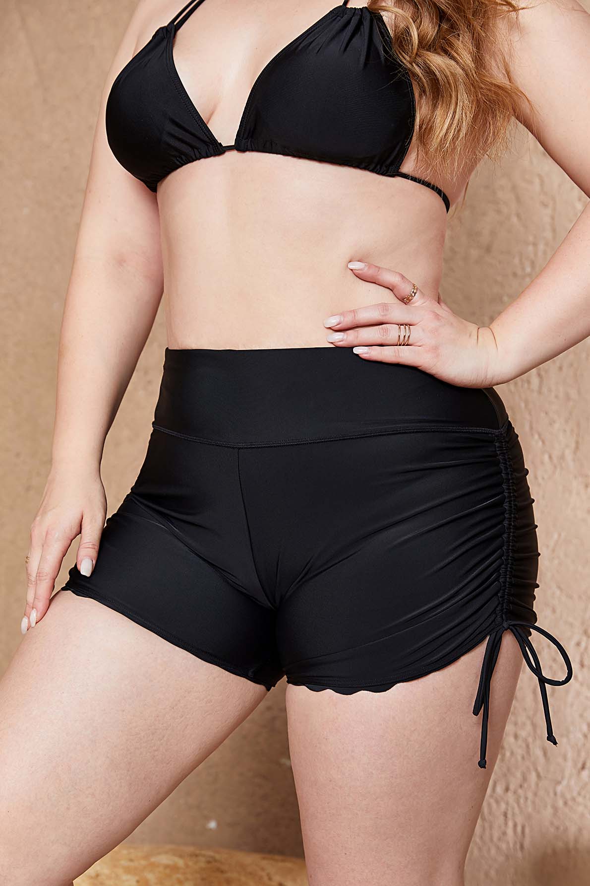 Plus Contrast Binding Ruched Bikini Bottom-3732